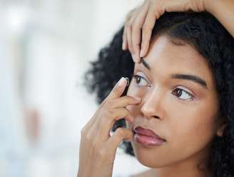 Uso incorreto das lentes de contato pode até cegar