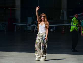 Shakira desembarcou no Aeroporto Internacional Tom Jobim, no Rio