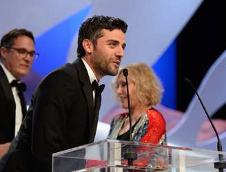 O ator Oscar Isaac recebeu o prêmio pelos diretores