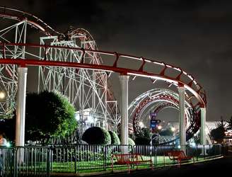 <p>Uma das principais atrações do parque Salitre Mágico é a Banbo Coaster, única montanha-russa da América Latina a contar com dois loopings seguidos</p>