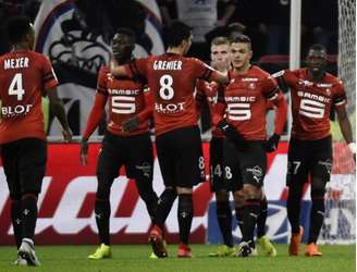 Rennes foi ao Parc Olympique Lyonnais e bateu o time da casa (Foto: Jean-Philippe Ksiazek / AFP)