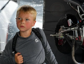 Sid Veijer, 7, morreu após sofrer um grave acidente de motocicleta em um kartódromo nos Países Baixos