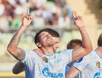 Nino comemora gol pelo Zenit
