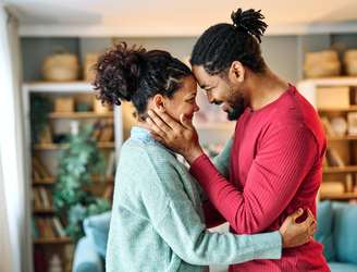 Confira como será o amor em abril para os signos