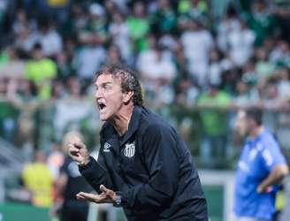 Cuca diz que Santos tem de comemorar empate sem ter Neymar: 'Jogamos bem com ou sem ele'