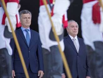 O presidente da Argentina, Mauricio Macri é recebido com honras de Estado pelo presidente da República, Michel Temer no Palácio do Planalto, em Brasília (DF), nesta terça-feira (7).