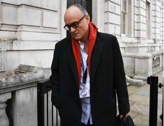 Dominic Cummings deve deixar cargo 'antes do Natal', diz a mídia britânica