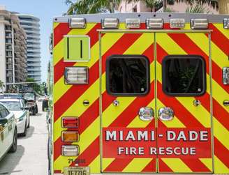 Carro da equipe de resgate de Miami