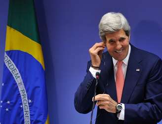 Em visita ao Brasil, secretário de Estado dos Estados Unidos, John Kerry, concede entrevista