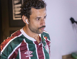 Fred vestiu a nova Fluminense pela primeira vez (Foto: Reprodução)