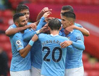 Jogadores do Manchester City comemoram gol da vitória