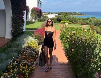 Isis Valverde curte lua de mel em Sardenha, na Itália