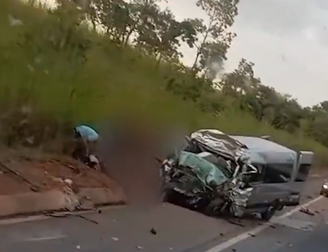 Caminhonete, van e caminhão batem em rodovia em Goiás; oito pessoas morreram e outras oito ficaram feridas