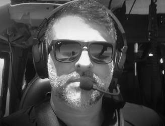Piloto de helicóptero da polícia baleado por fuzil no RJ morre aos 46 anos