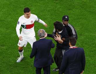 Cristiano Ronaldo é alvo de tentativa de ataque após derrota na Copa