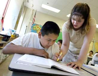 A ferramenta deve auxiliar os professores na tarefa de correção das atividades dos alunos