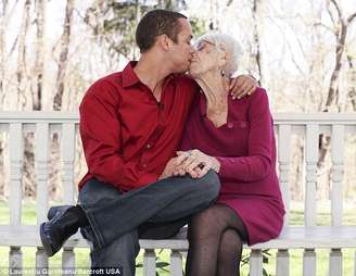 <p>Marjorie McCool, 91 anos, foi a namorada mais velha de Kyle Jones</p>