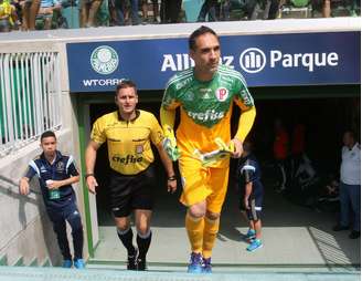 Esta foi a primeira partida desde que a FPF fechou patrocínio com a Crefisa, parceira do Palmeiras, para camisa da arbitragem