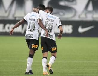 Cazares e Mosquito podem voltar a atuar juntos no time titular do Corinthians (Foto: Rodrigo Coca/Ag. Corinthians)