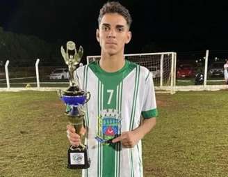 Hugo, jogador amador no MS que foi esquartejado, cursava Educação Física e era querido na cidade (Foto: Reprodução/Instagram)