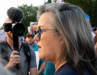 Trump ameaça revogar cidadania da apresentadora Rosie O'Donnell