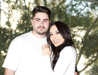 Suzi anuncia término de namoro com Lucas Souza