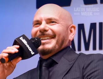 Pitbull anuncia que virá ao Brasil para show em Fevereiro