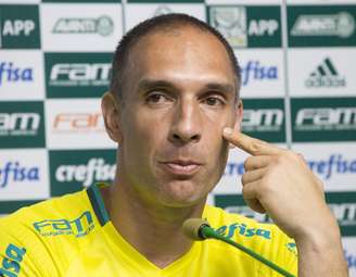 Fernando Prass, goleiro do Palmeiras, durante entrevista coletiva após treino na Academia de futebol da Barra Funda, na zona oeste da capital paulista.