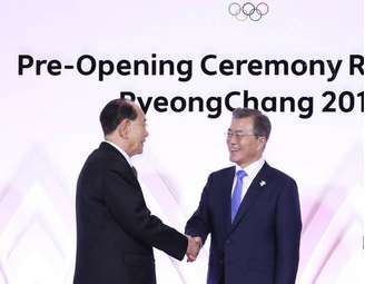 Presidente sul-coreano recebe delegação oficial do Norte