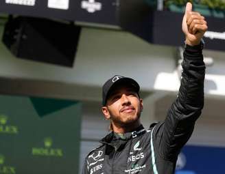 Lewis Hamilton celebra a pole número 101 da carreira na Hungria 