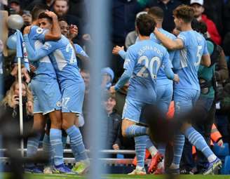 Manchester City construiu vitória tranquila sobre o Everton (PAUL ELLIS / AFP)