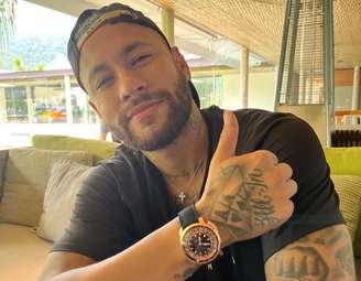 Relógio luxuoso de Neymar Jr custa R$ 1,3 milhão e tem roleta embutida
