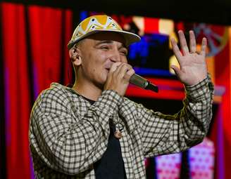 João Gomes durante apresentação no São João de Campina Grande 