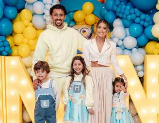 Marquinhos, Carol Cabrino e os três filhos