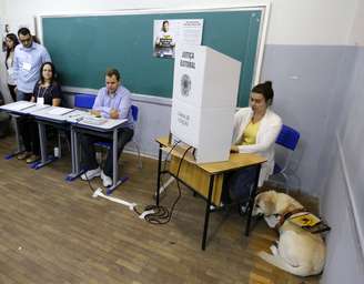 Local de votação em Belo Horizonte
26/10/2014
REUTERS/Sergio Moraes