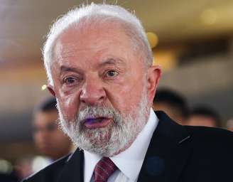 O presidente Lula cancelou viagem à Rússia após sobre acidente doméstico e machucar a cabeça.