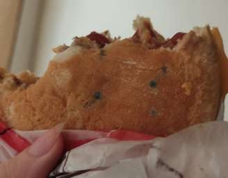 Justiça de MG condena Burger King a indenizar cliente que recebeu lanche mofado em BH