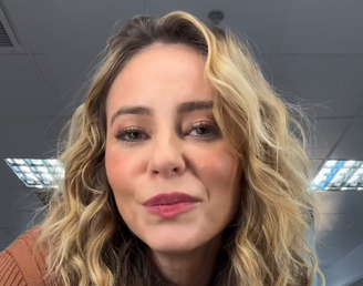 Paolla Oliveira durante vídeo sobre nota 0 que recebeu por Heleninha
