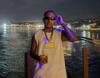 Orochi se envolve em briga que resulta em agressão durante em show.