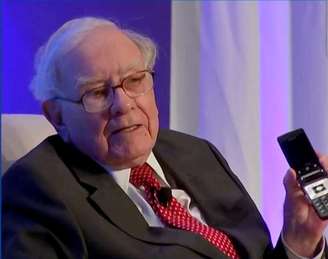 Warren Buffett afirmou na reunião anual em maio que parte do motivo pelo qual começou a vender algumas de suas ações da Apple é a expectativa de que as taxas de impostos aumentem no futuro.