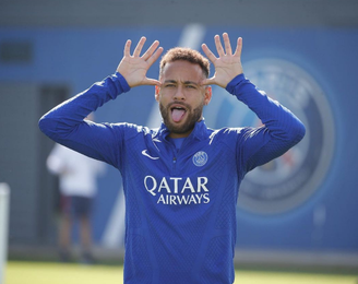 Neymar JR, em treino no clube francês Paris Saint Germain