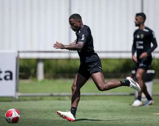Sem jogar há mais de um mês, Palacios tem evolução em recuperação no Corinthians. 