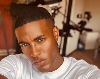 Stefan-Pierre Tomlin se tornou famoso como o homem com mais likes no Tinder