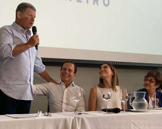 Gustavo Bebianno, ex-braço direito de Jair Bolsonaro, participa de cerimônia de filiação ao PSDB no Rio de Janeiro acompanhado do governador de São Paulo, João Doria.