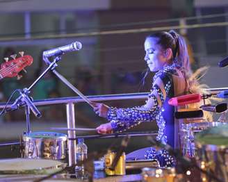 <p>Anitta cantou seus maiores sucessos e ainda arriscou tocar bateria</p>