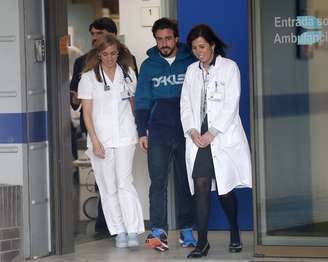 <p>Espanhol deixou o hospital caminhando e sorrindo</p>