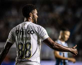 Mezenga foi alvo de racismo após derrota do Santos na Copa do Brasil – Raul Baretta/ Santos FC