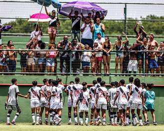 Dois jogadores do Vasco passaram mal em jogo da base 