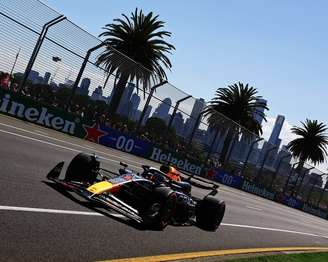 Max Verstappen é pole na Austrália