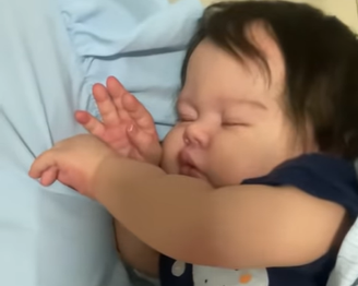 Mineira leva bebê reborn ao hospital